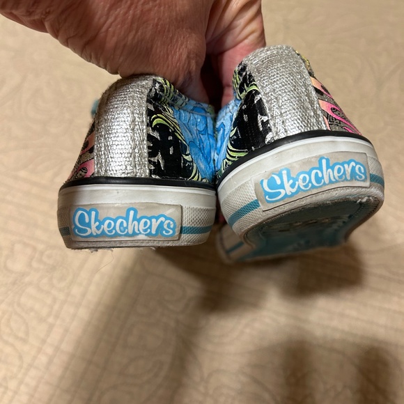 Skechers Metallic Silver studded Rose Tattoo Print Sneakers - Picture 5 of 6